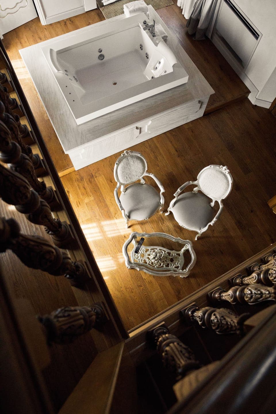 Suite Exclusive with SPA | Minibar, in-room safe, individually decorated, individually furnished