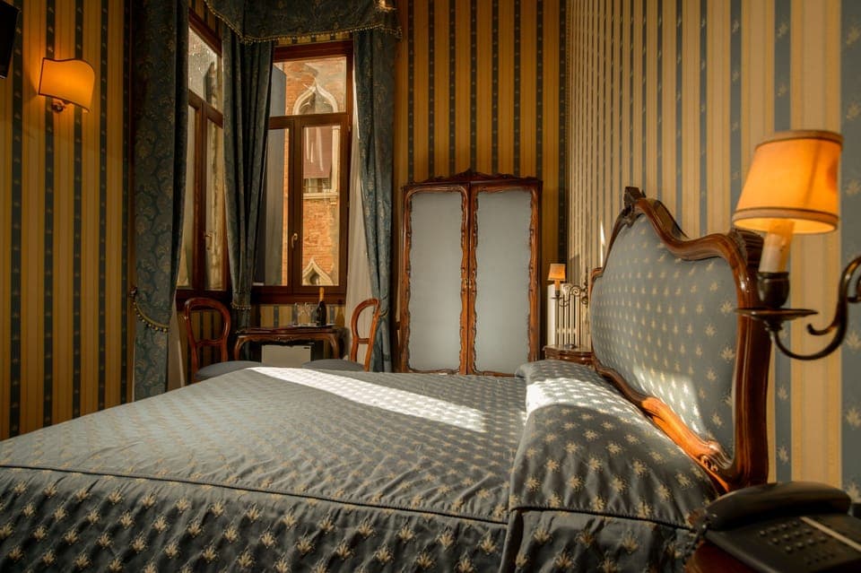 Superior Double Room, Canal View | Down comforters, minibar, in-room safe, free WiFi