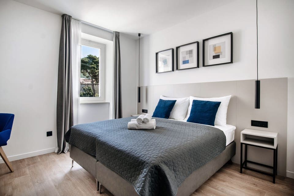 Premium Double Room, 1 Queen Bed | Desk, laptop workspace, free WiFi, bed sheets