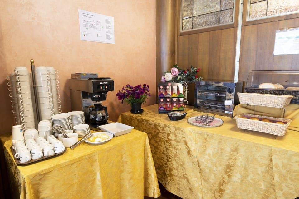 Daily buffet breakfast (EUR 8 per person)