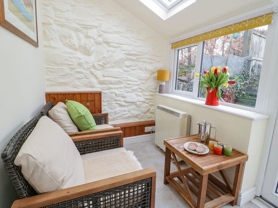 2 bedrooms, individually decorated, individually furnished, free WiFi