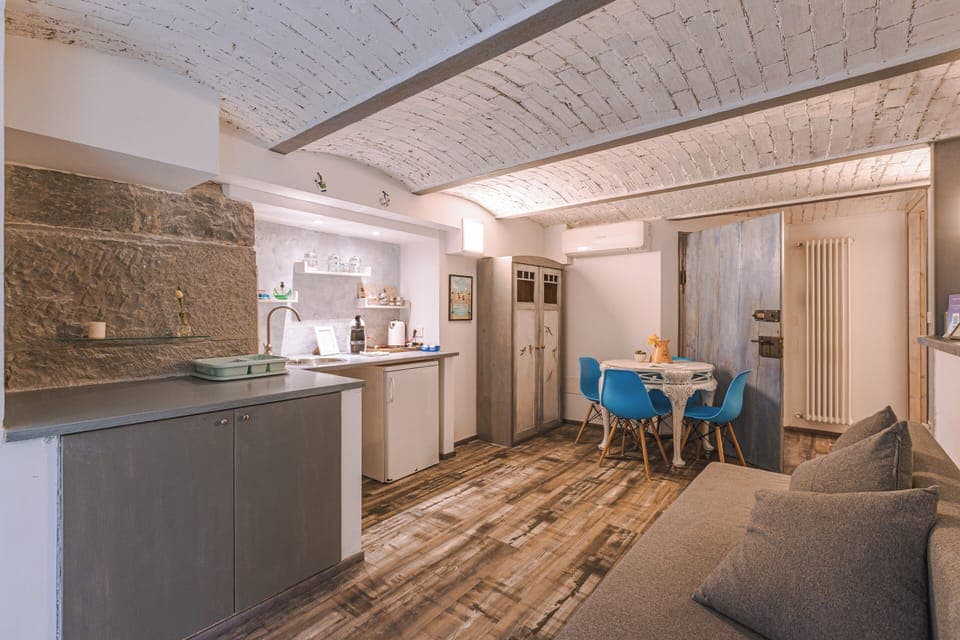 Deluxe Room | Desk, free WiFi