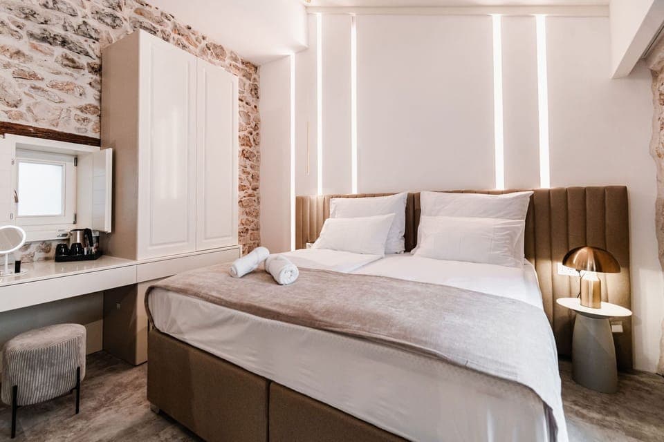 Superior Room | Premium bedding, down comforters, memory foam beds, minibar