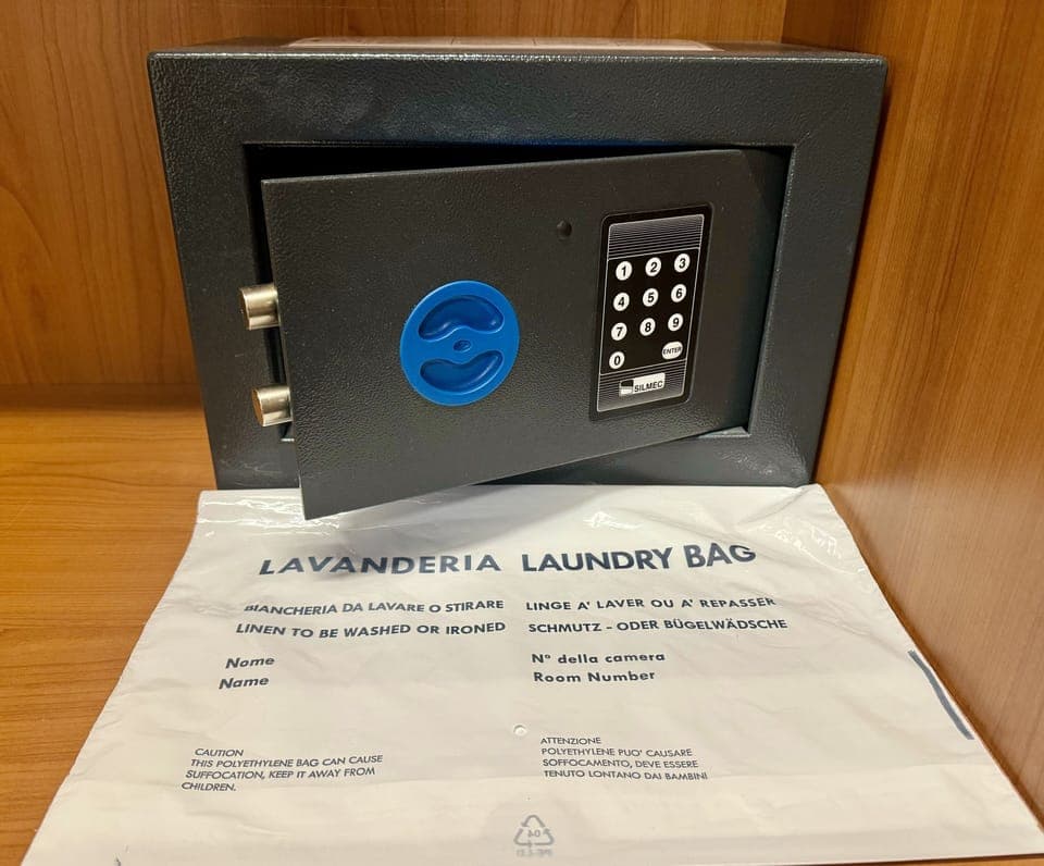 In-room safe, desk, laptop workspace, soundproofing