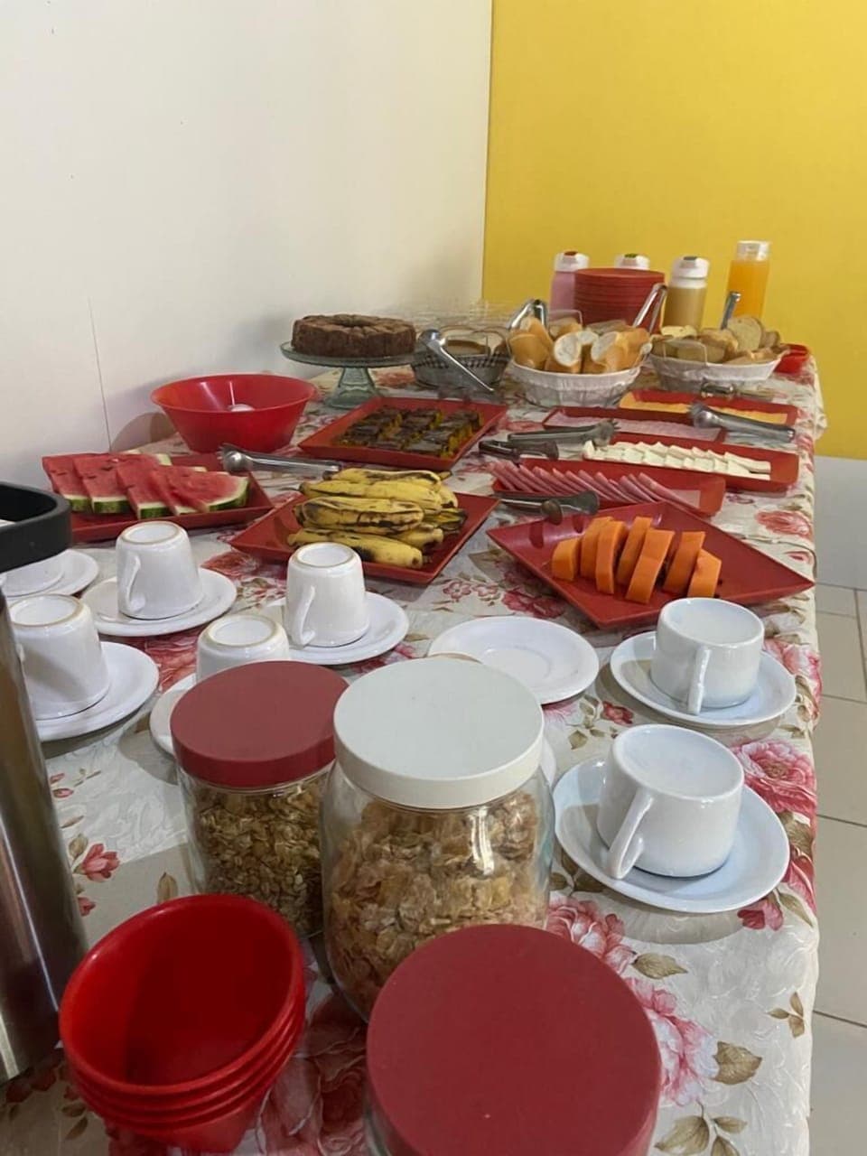 Premium bedding, Select Comfort beds, minibar, bed sheets