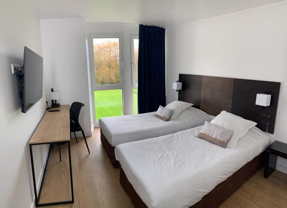 In-room safe, desk, soundproofing, iron/ironing board