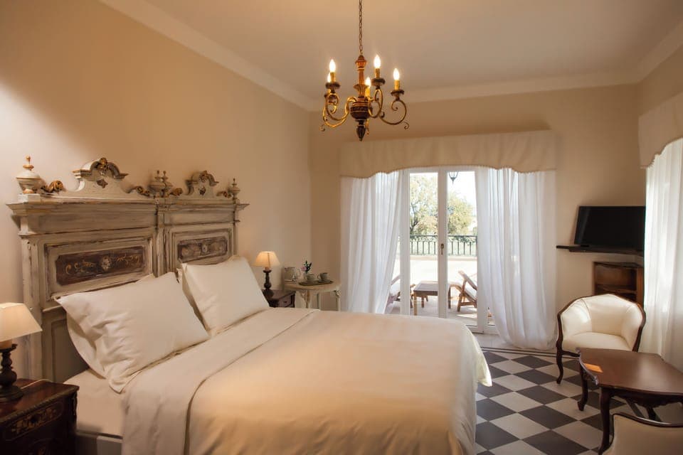 Luxury Room (MAGNOLIA) | In-room safe, blackout drapes, free WiFi