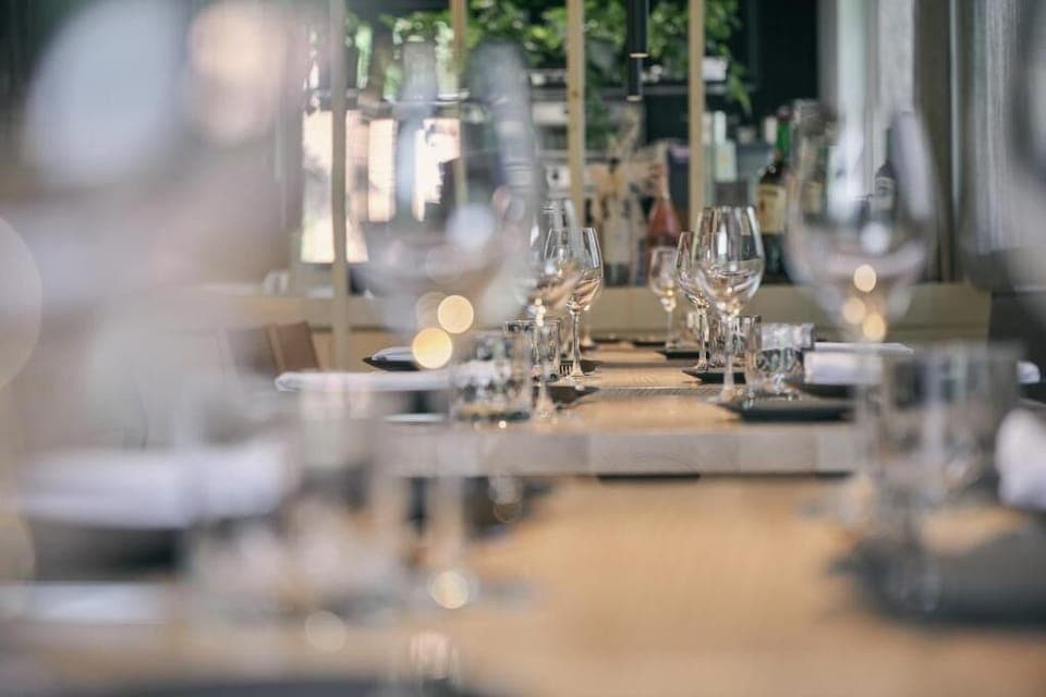 Breakfast, lunch and dinner served