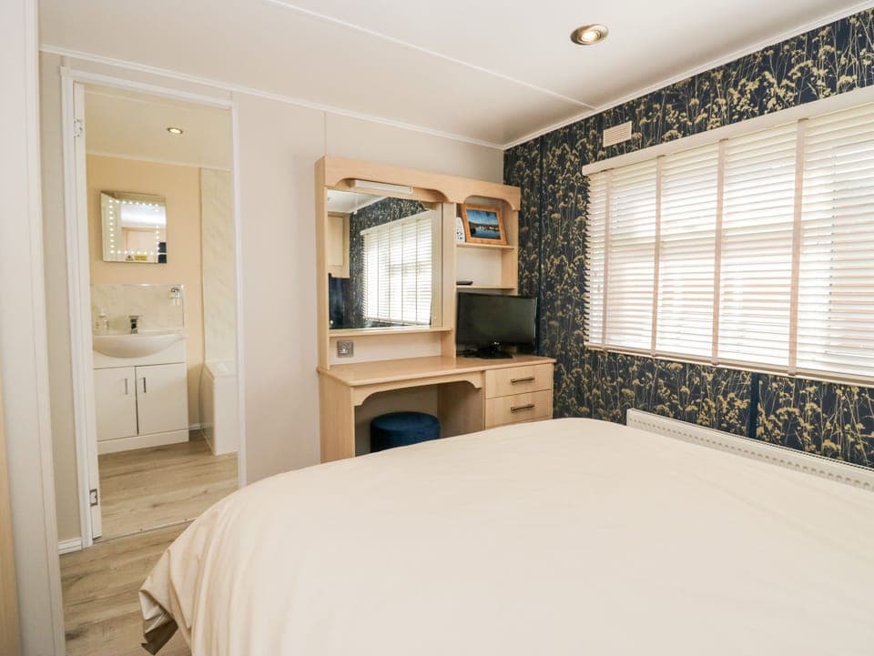 3 bedrooms, individually decorated, individually furnished, free WiFi