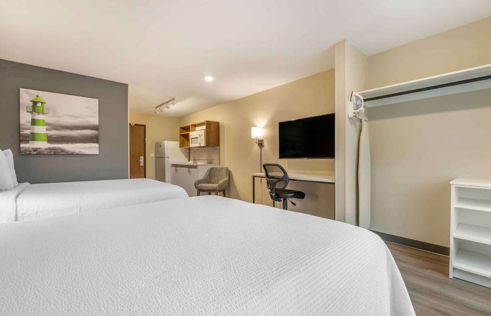 Desk, iron/ironing board, free WiFi, bed sheets