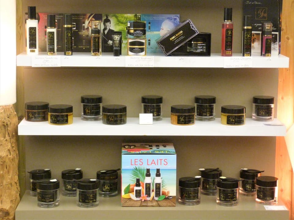 Sauna, steam room, body treatments, body wraps, body scrubs, facials