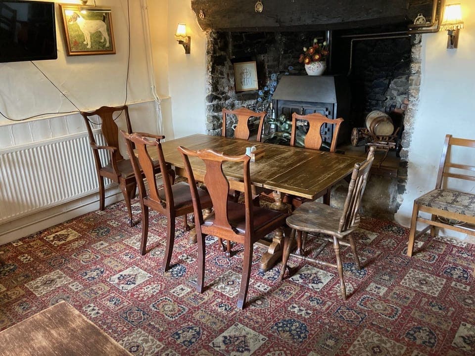 Free daily cooked-to-order breakfast