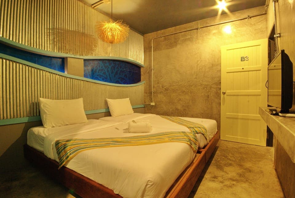 Twin Box | Premium bedding, pillowtop beds, blackout drapes, free WiFi