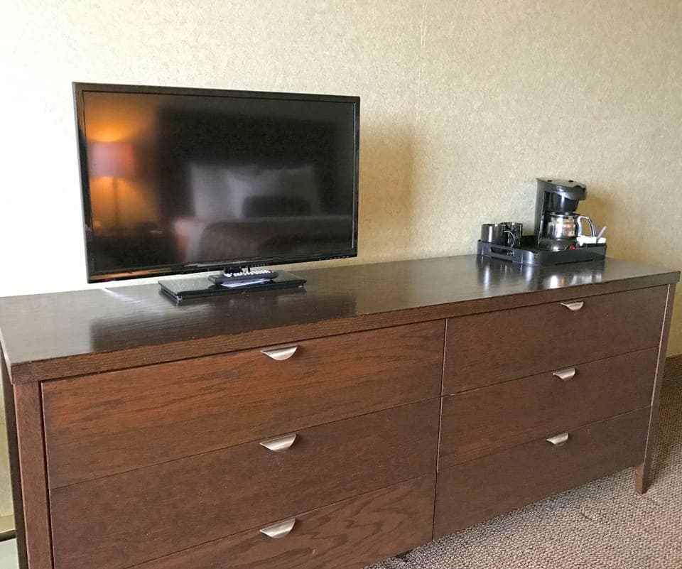 Tower Room Falls View Two Queen Suite | Desk, blackout drapes, iron/ironing board, bed sheets