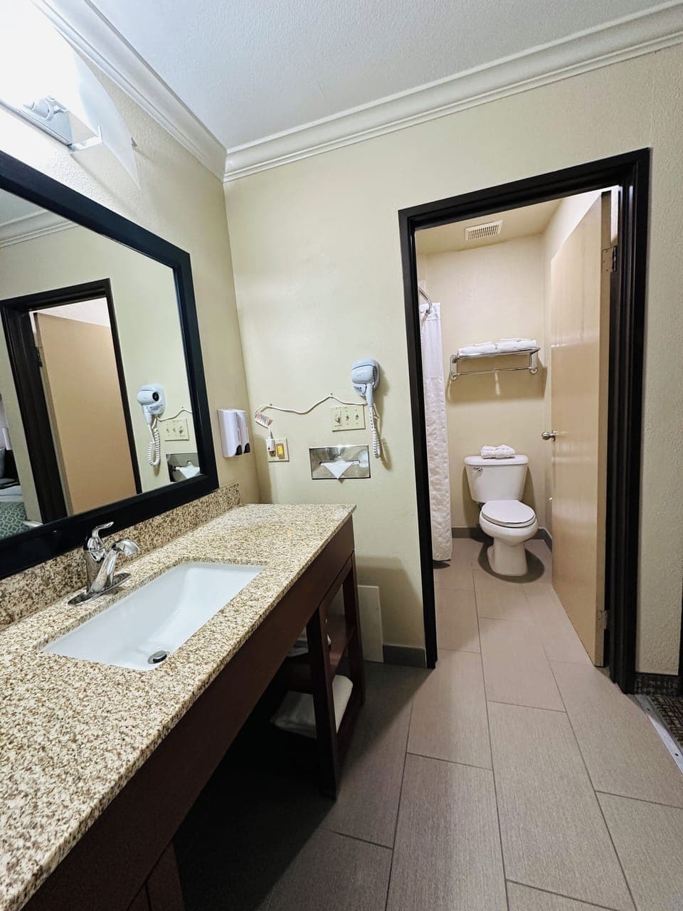 Room, 1 King Bed, Non Smoking | Bathroom | Eco-friendly toiletries, hair dryer, towels, soap