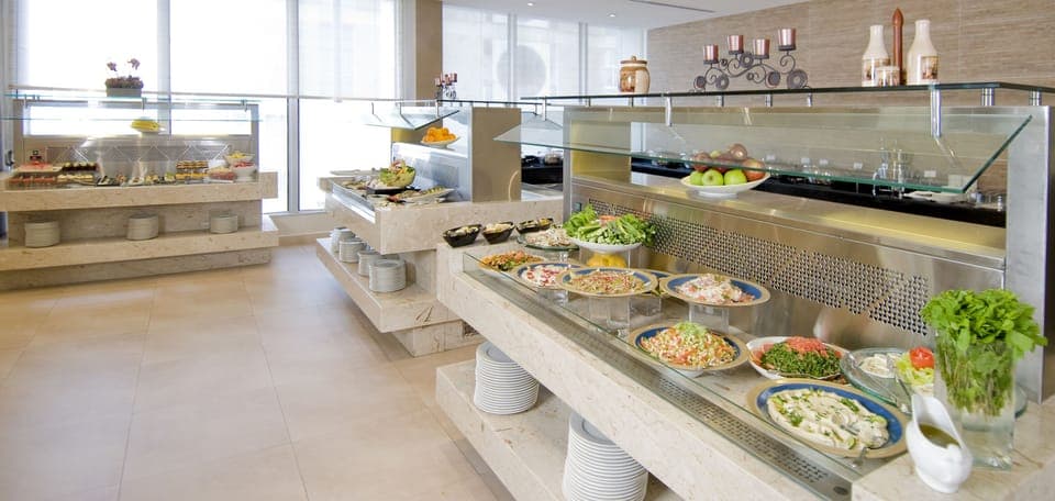 Daily buffet breakfast (AED 99 per person)