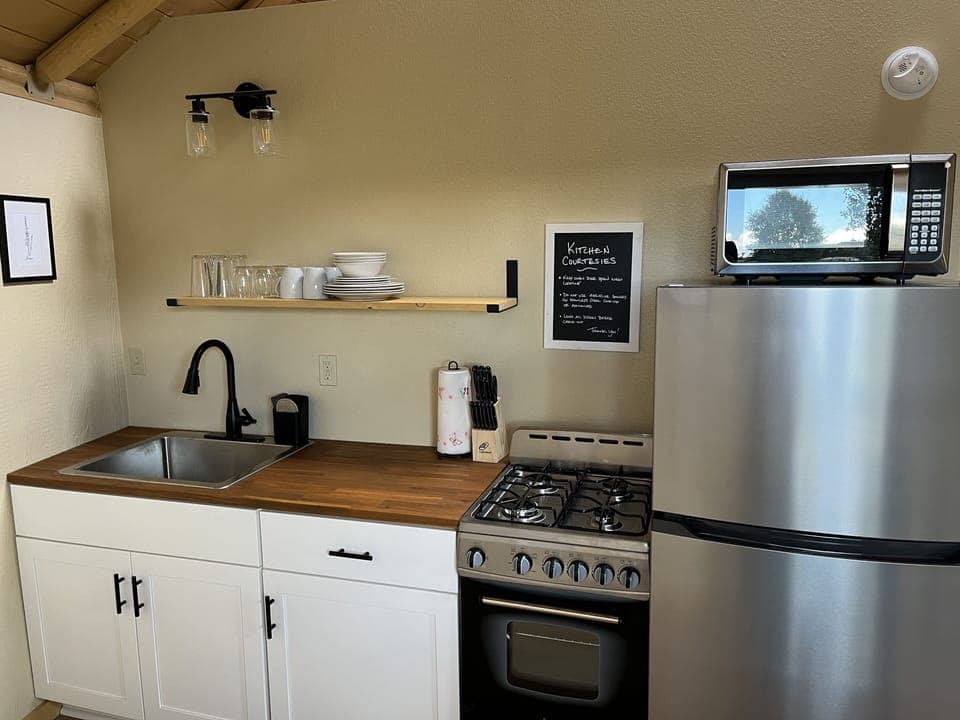 Luxury Cabin | Private kitchen | Full-size fridge, microwave, oven, stovetop
