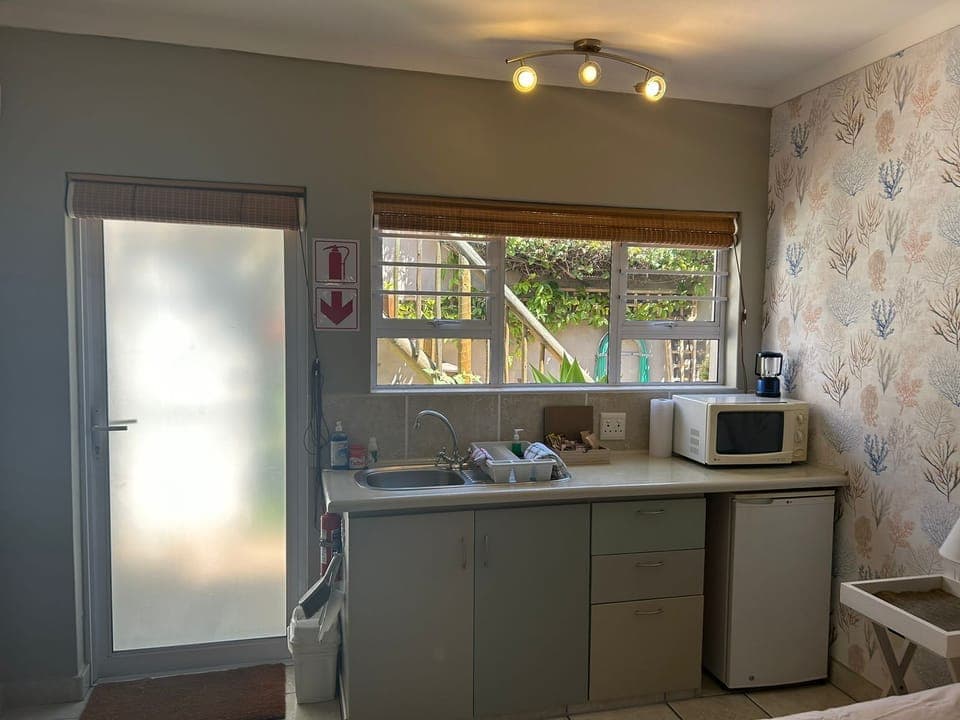 Room, 1 Bedroom, Accessible, Smoking | Private kitchen