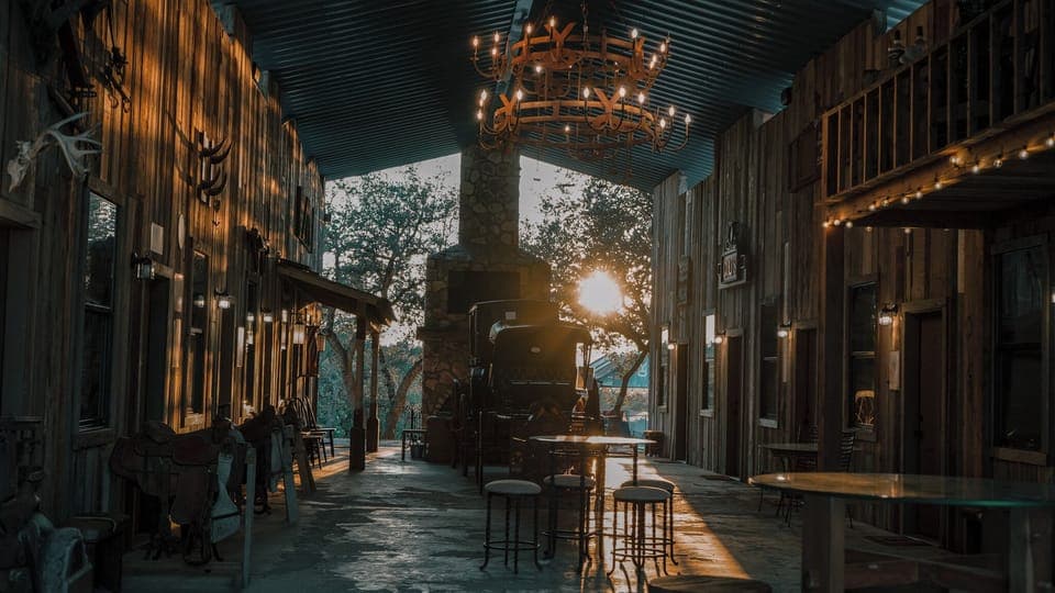 Signature Cabin | Egyptian cotton sheets, premium bedding, down comforters