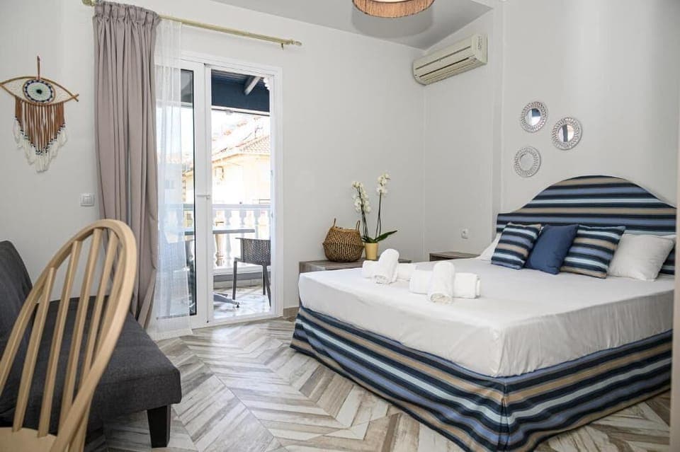 Deluxe Double Room | Desk, laptop workspace, soundproofing, free WiFi