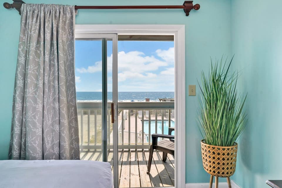 Blackout drapes, soundproofing, iron/ironing board, free WiFi