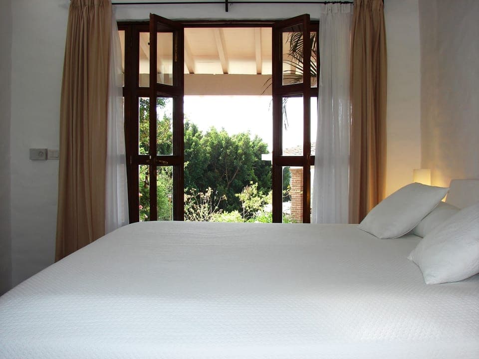 Individually decorated, rollaway beds, free WiFi