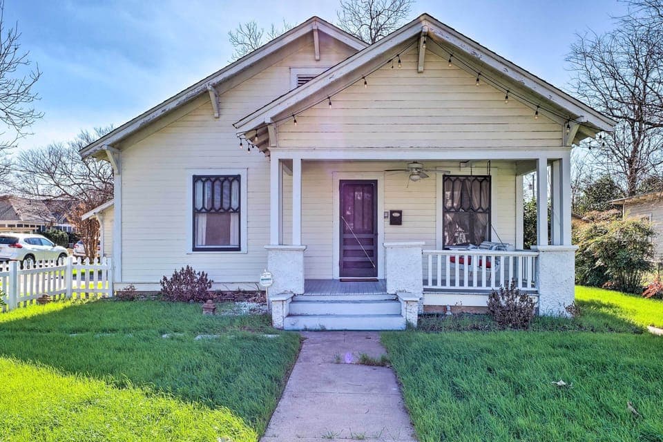 Cottage (3 Bedrooms) | Front of property