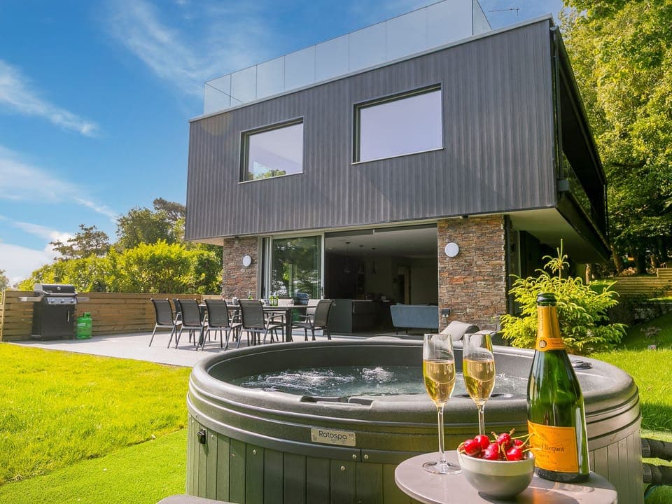 Cottage | Property grounds