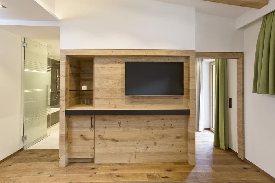 Superior Suite, 1 King Bed with Sofa bed, Balcony, Annex Building | Living area | LCD TV, table tennis, books