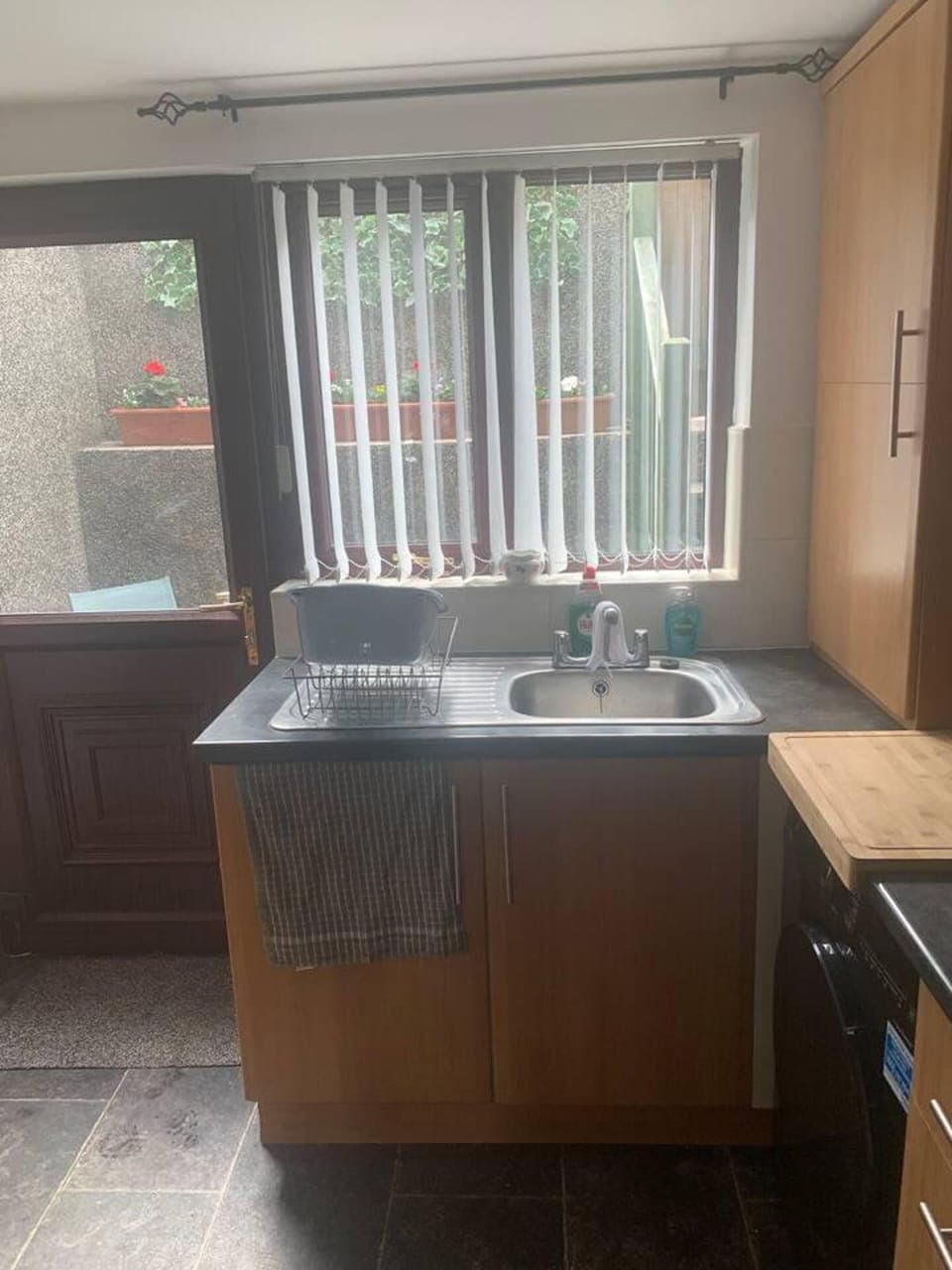 House | Private kitchen | Fridge, microwave, oven, stovetop