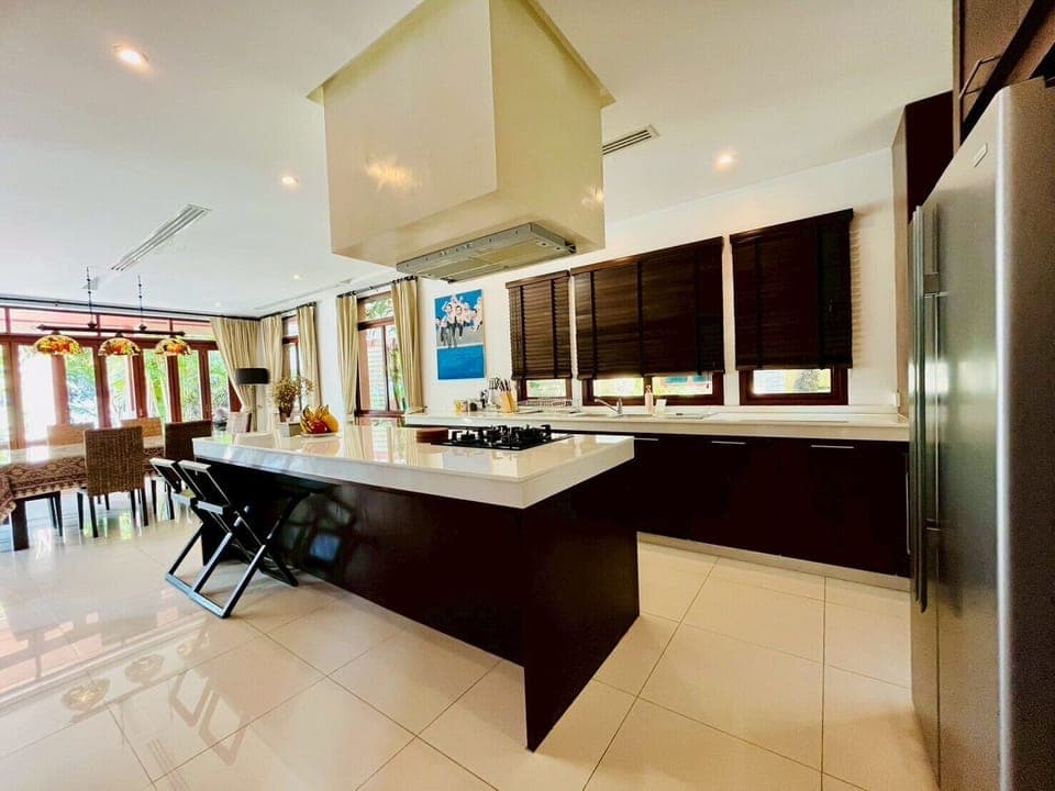 Villa, 4 Bedrooms | Private kitchen | Full-size fridge, microwave, oven, stovetop