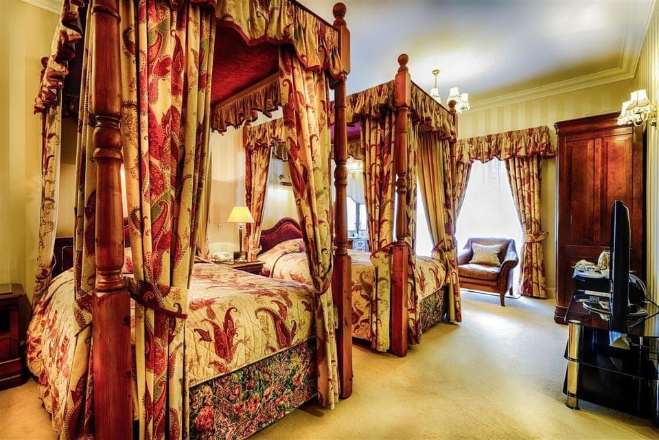 Superior Twin Room, Ensuite (Four Poster) | Premium bedding, memory foam beds, individually decorated
