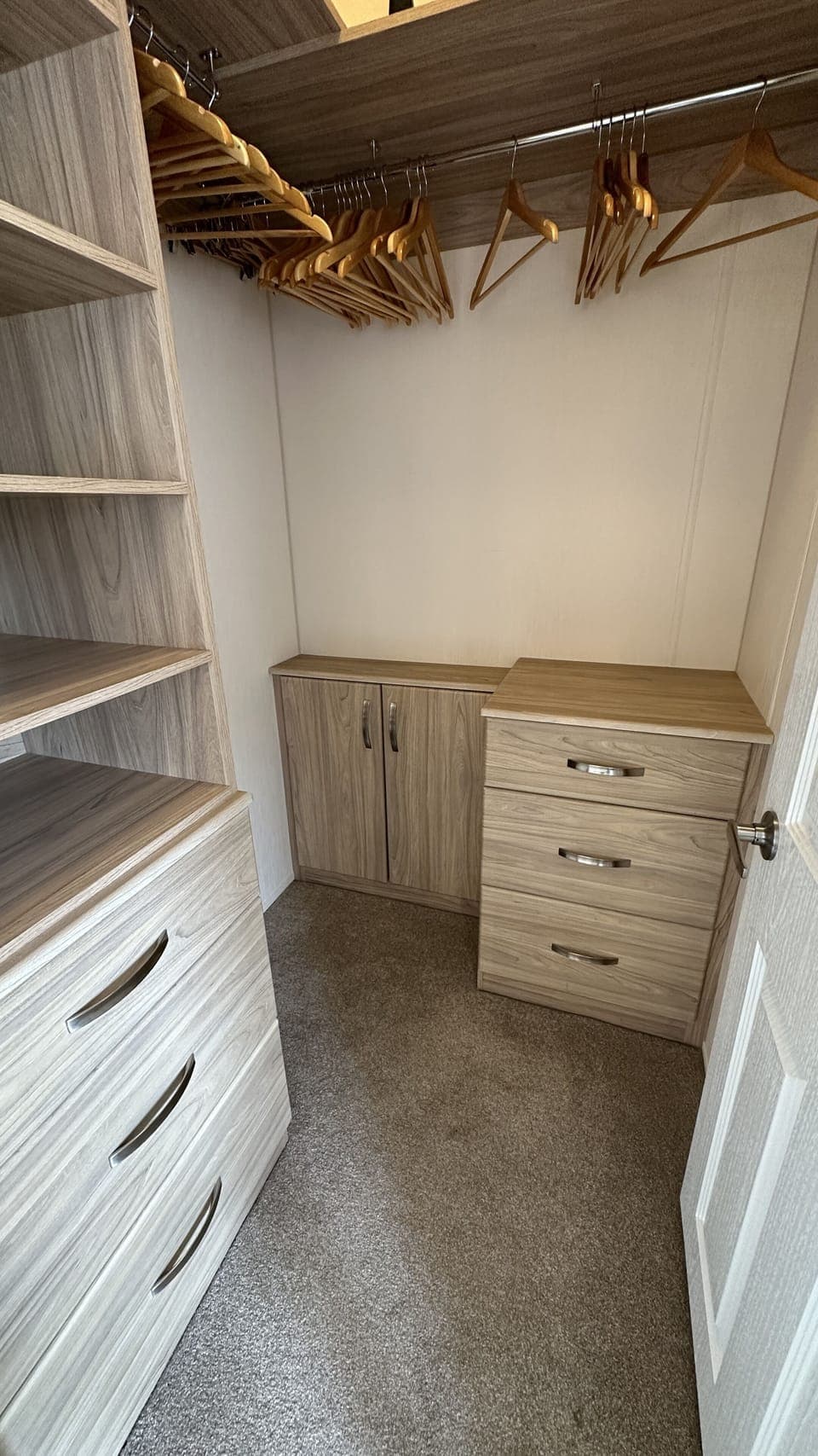 Luxury Mobile Home | 2 bedrooms, iron/ironing board, free WiFi