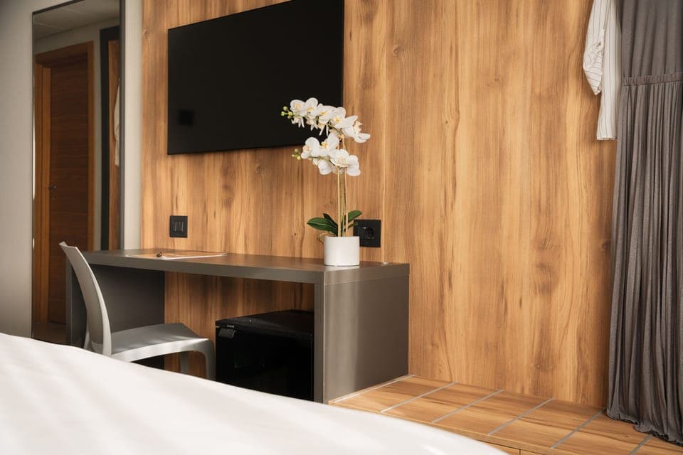 Classic Triple Room | Premium bedding, in-room safe, desk, free WiFi