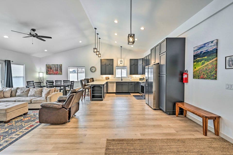 House (4 Bedrooms) | Interior
