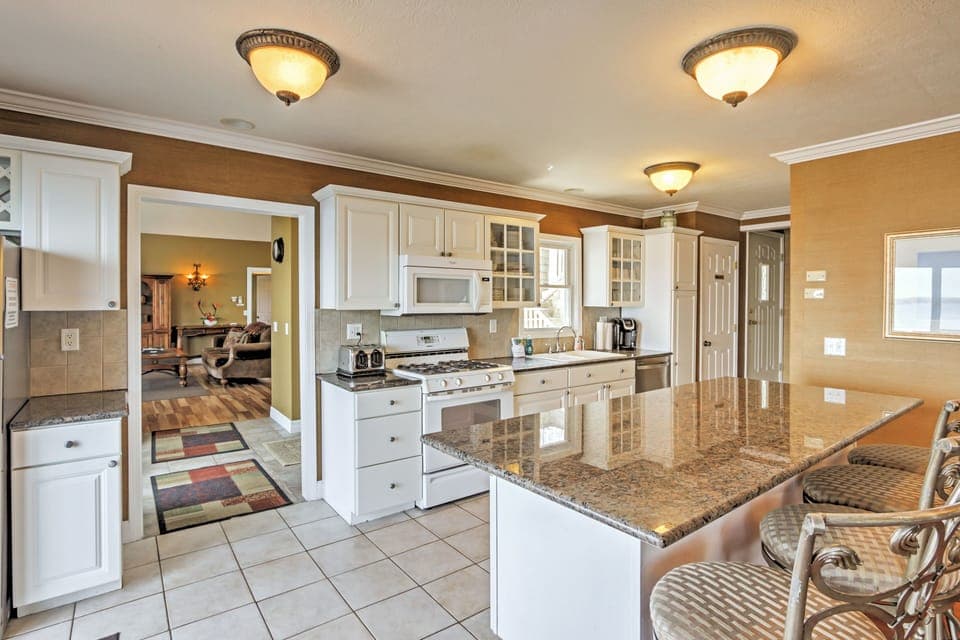 House (4 Bedrooms) | Interior