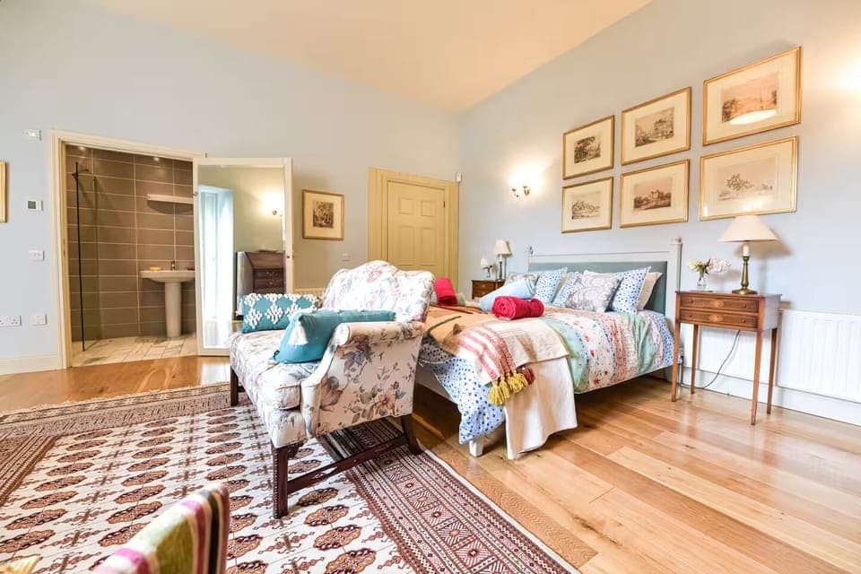 Luxury Room, 1 Double Bed | 1 bedroom, individually decorated, individually furnished, free WiFi