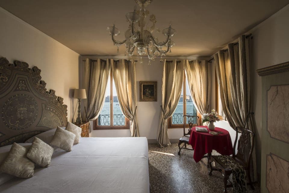 Junior Suite, Private Bathroom, Canal View | Minibar, in-room safe, soundproofing, free WiFi