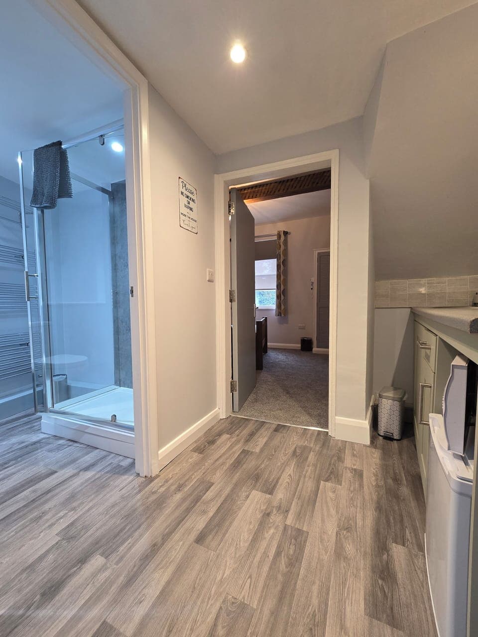 Classic Room, 1 Bedroom, Ensuite, City View (Ground Floor Room ) | Blackout drapes, soundproofing, iron/ironing board, free WiFi