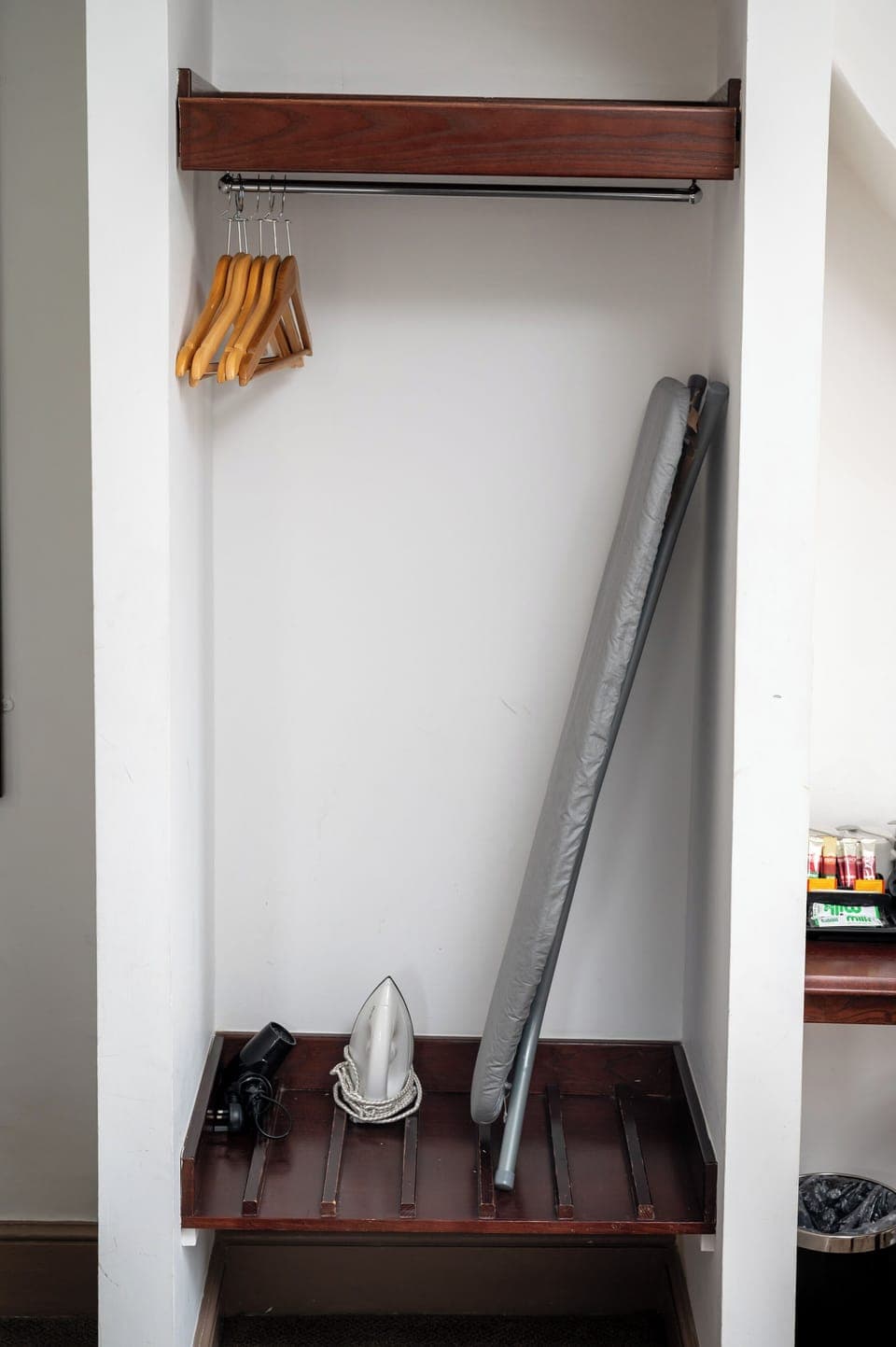 Family Room | Desk, iron/ironing board, free WiFi, bed sheets