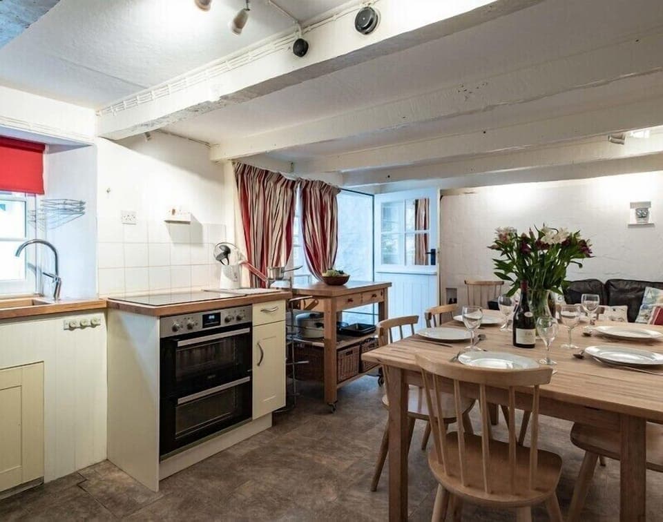 Fridge, dishwasher, electric kettle, toaster