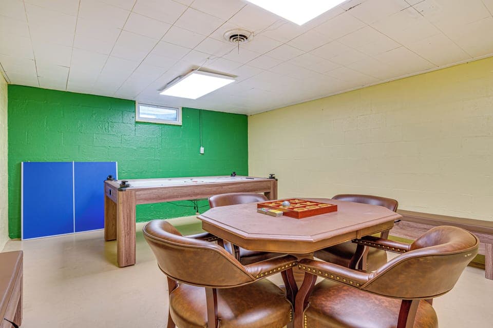 House (4 Bedrooms) | Interior