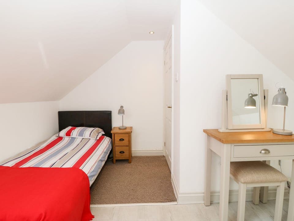 2 bedrooms, individually decorated, individually furnished, free WiFi