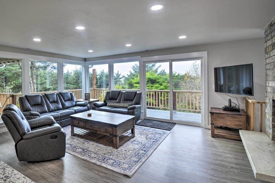 House (4 Bedrooms) | Front of property