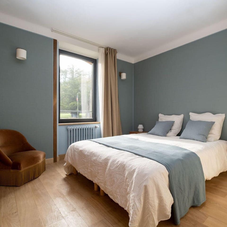 Chambre Signature 2 Double ou avec lits jumeaux, vue colline | Individually decorated, individually furnished, laptop workspace