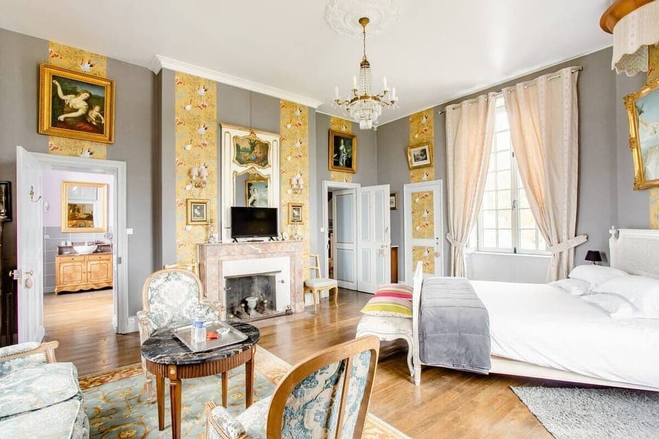 Deluxe Double Room | Individually decorated, individually furnished, desk, free WiFi