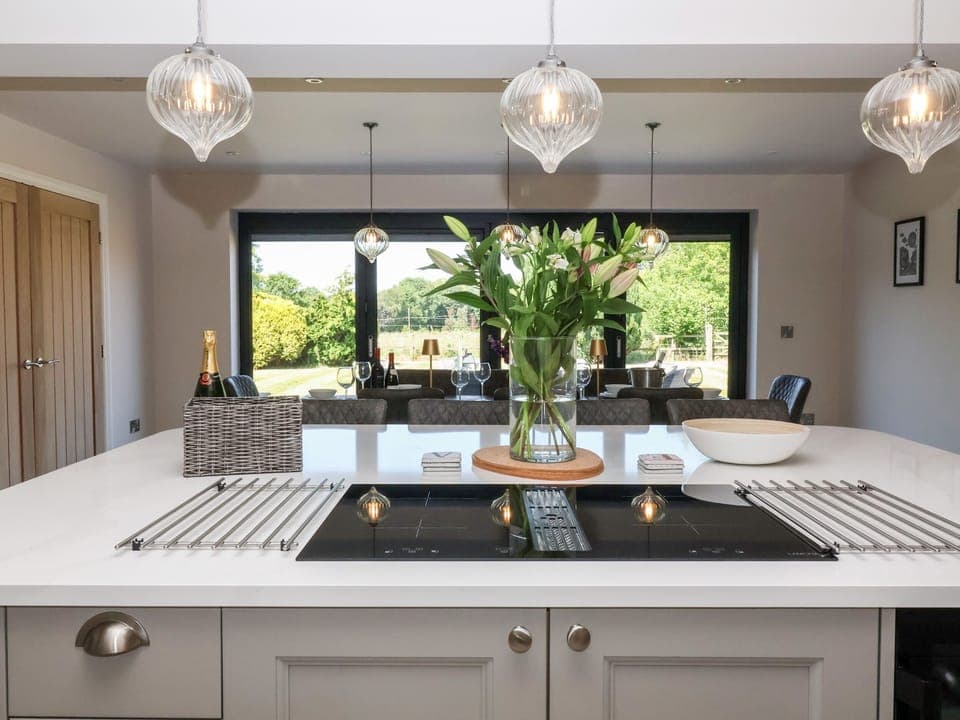 Cottage | Private kitchen | Fridge, dishwasher, electric kettle, toaster