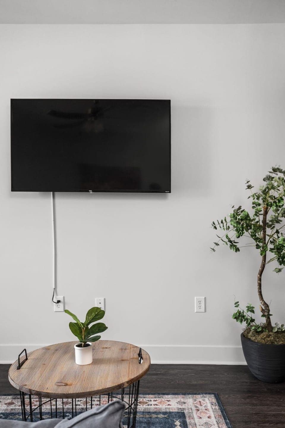 Apartment, 2 Bedrooms | Living area | 43-inch Smart TV with digital channels, TV