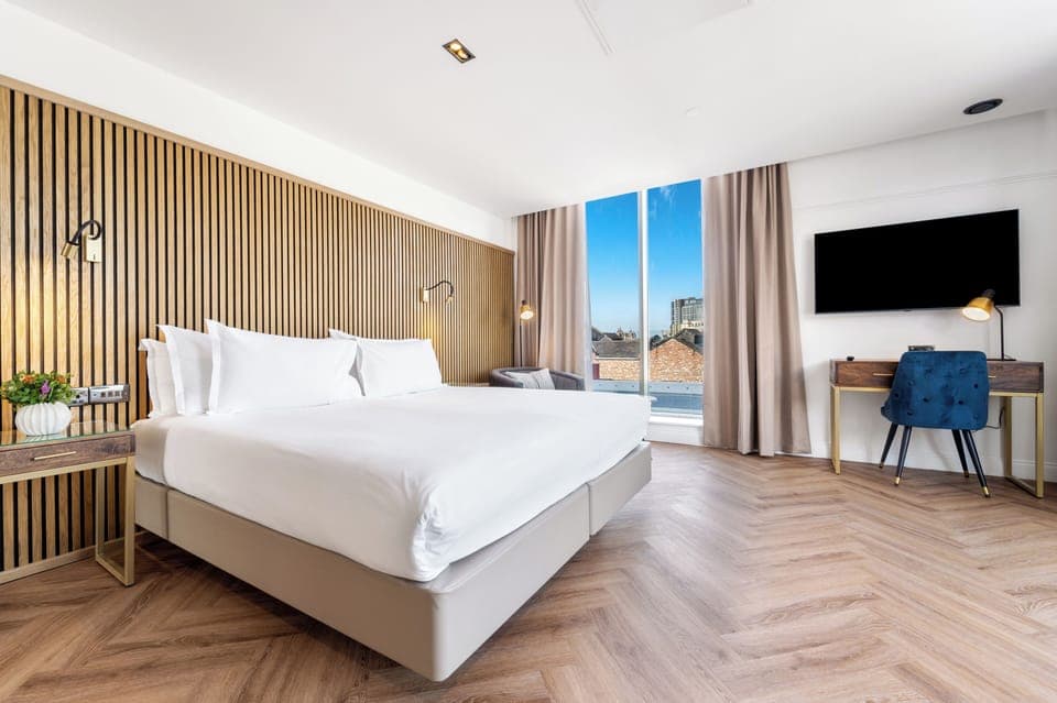 Superior Room | In-room safe, desk, laptop workspace, blackout drapes