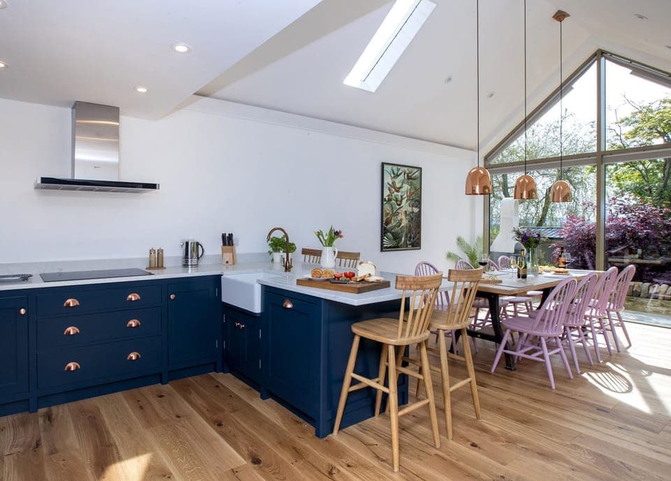 Fridge, dishwasher, electric kettle, toaster